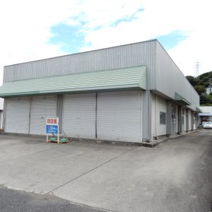 10号線側(表玄関・西側)